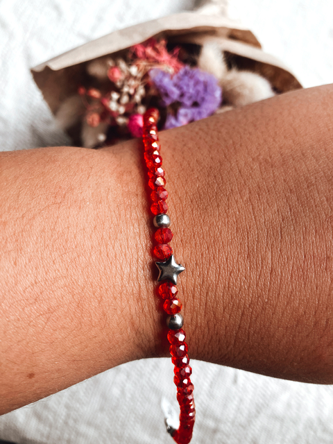 Pulsera roja con estrella - comprar online