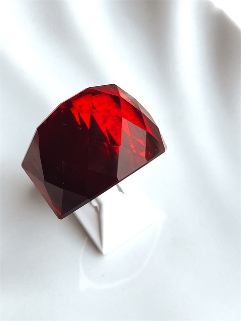 Piedra Roja facetada 97