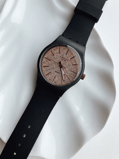 Reloj Fondo Gliter Malla Caucho Negra