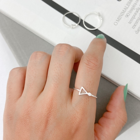 ANEL TRIANGULO PONTO DE LUZ