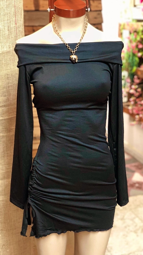 VESTIDO NEGRO CUELLO BOTE