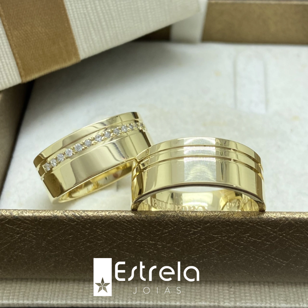 Par de Alianças em Ouro 18K/750 - 20g