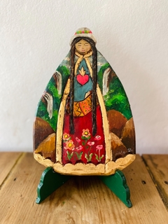 Pachamama con atril.