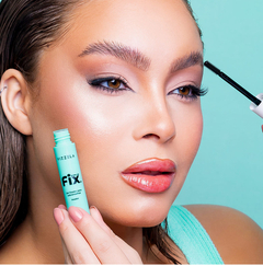 Gel fixador para sobrancelhas Brow Up fix - Vizzela - Store Samara Lima Make Up