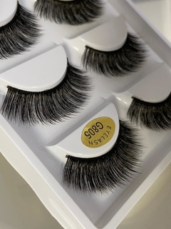 Cartela com 5 pares de cílios postiços - Modelo G805 na internet