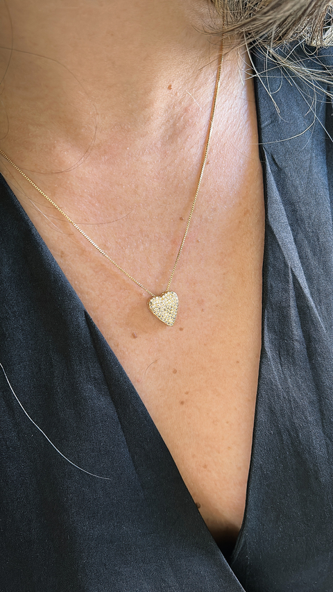 Colar coração P cravejado dourado