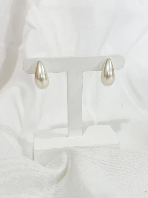 BRINCO FOLHEADO GOTA PEQUENA