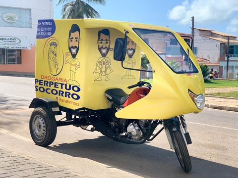 Tricargo Baú 18 Caixas com Cobertura
