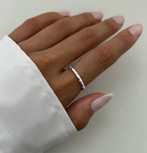 Anel detalhado prata 925