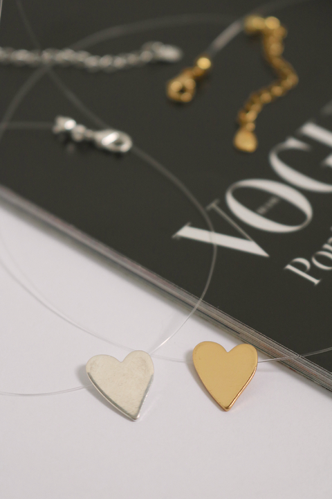 Colar fio nylon love