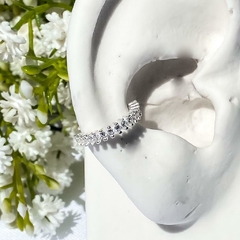 Piercing CONCH com zircônias de PRATA. na internet