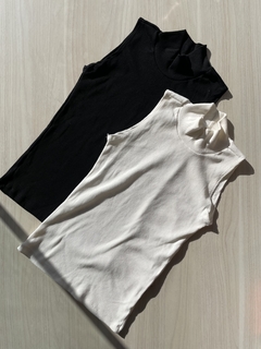 BLUSA GOLA ALTA CANELADA