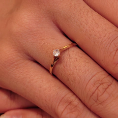 Anel Solitário em ouro 18k Zircônia na internet