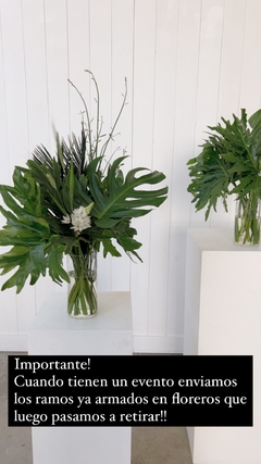 Set de 3 arreglos verdes chicos en florero cilindrico - comprar online
