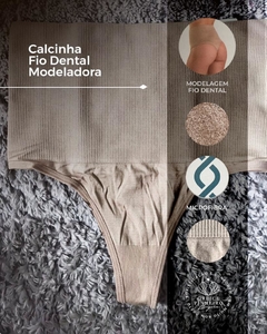 0166 Calcinha modeladora fio sem costura - comprar online