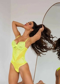 0216 Body Renda e Tule neon