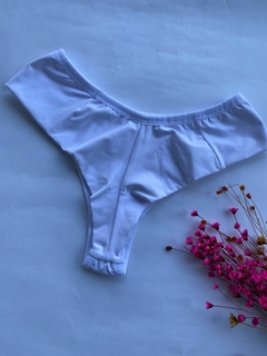 0685 Calcinha harmonia fio - Greice Pinheiro Lingerie