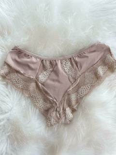 0715 Calcinha rendada - Greice Pinheiro Lingerie