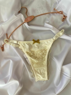 0608 Calcinha Empina Bumbum Renda - Greice Pinheiro Lingerie