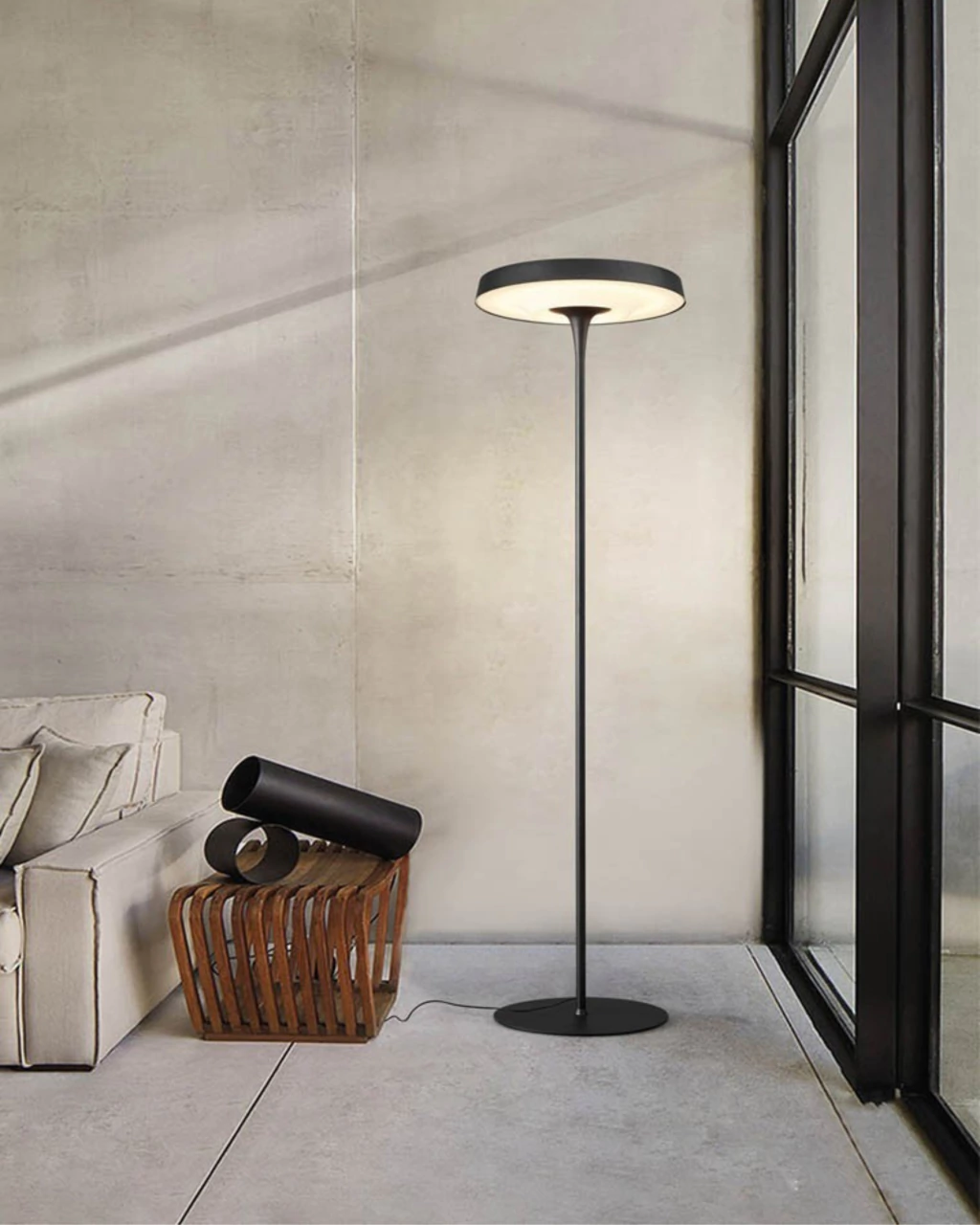 Lampara De Pie Bogota LED 55w 170cm Diseño Deco Estructura Negro Pantalla Negro Dabor