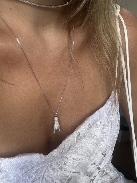 Colar Mãozinha Cravejada