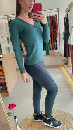 BLUSA BÁSICA BOTÕES - comprar online
