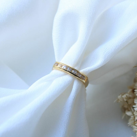 APARADOR BANHADO A OURO BELIZA