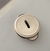 Fuente con bordes negros - comprar online