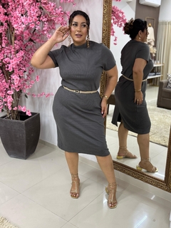 Vestido plus size na internet