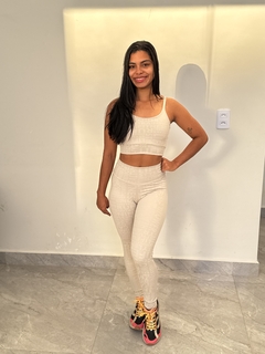 Conjunto fitness calça + topper Matrix na internet