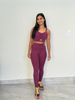 Conjunto fitness calça + topper vinho na internet