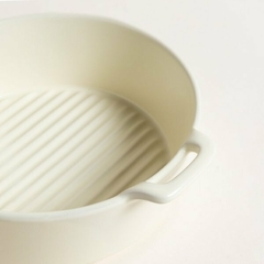 Fuente redonda de cerámica puntitos cream 20.5cm en internet