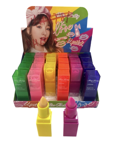 LABIAL MAGICO MISS BETTY 80013
