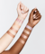 ILUMINADOR DIVINE GLOW GLISTER - MARI MARIA na internet