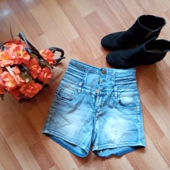 Short cintura alto- Atmosphere Talla CH