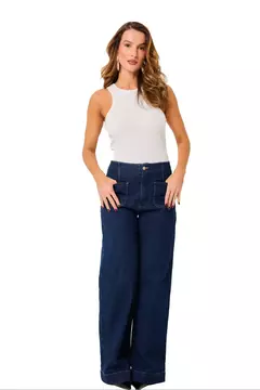 Calça Jeans Flare bolsos
