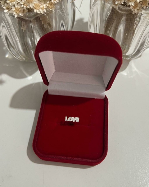 Piercing Cartilagem Escrita Love