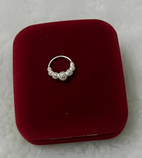 Piercing de cartilagem argolinha com bolinhas - comprar online