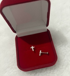 Piercing pra cartilagem cruz cravejada na zircônia