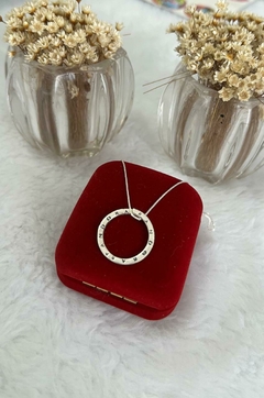 Colar Redondo Inspiração Cravejado Pedra Zirconia - comprar online
