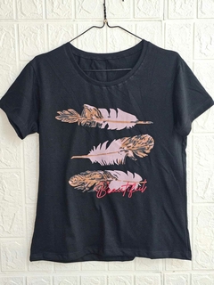 REMERA PLUMAS