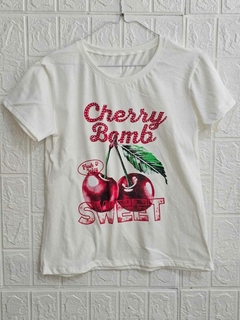 REMERA CHERRIE BOMB STRASS - comprar online