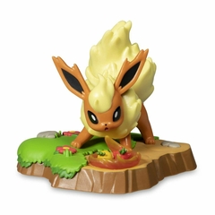 Flareon: Afternoon with Eevee & Friends. Figura de Funko - comprar online