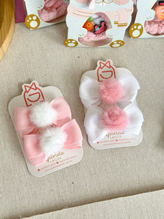 LAÇO REBECA POMPOM PELÚCIA P PAR - comprar online