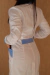 Jaleco Sofia - Branco de Gabardine com Detalhes Azuis, Gola de Padre, Com Botão, Com Punho - comprar online