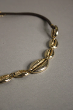 Colar Camila Búzios - Brechó Trama Roupas Livres