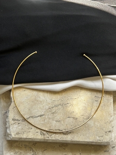 Chocker aro rigida espessura fina dourado