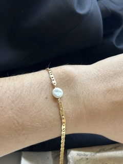 Pulseira elo piastrine pérola barroca dourada - comprar online