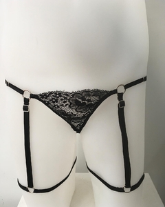 Arnes liguero con tanga encaje