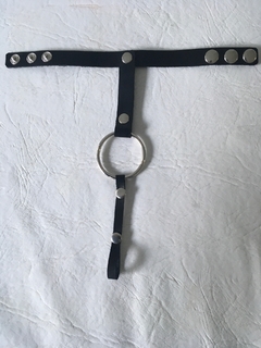 cockring en cuero y acero